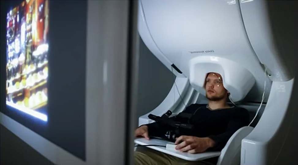 Функциональная магнитно-резонансная томография (fMRI) как метод нейромаркетинга показывает, какие области мозга активируются при просмотре рекламы